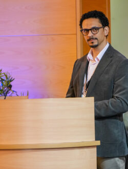 Fotorelacja z Kongresu Cyberbezpieczeństwa CyberTrust 2026 we Wrocławiu, zorganizowanego na Politechnice Wrocławskiej. Zdjęcia przedstawiająca panelistów, prelegentów, uczestników wydarzenia oraz strefę Expo ze stoiskami sponsorów, jak też nagrania w studio podcastowym