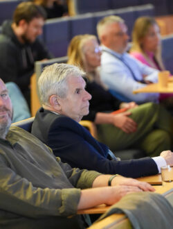 Fotorelacja z Kongresu Cyberbezpieczeństwa CyberTrust 2026 we Wrocławiu, zorganizowanego na Politechnice Wrocławskiej. Zdjęcia przedstawiająca panelistów, prelegentów, uczestników wydarzenia oraz strefę Expo ze stoiskami sponsorów, jak też nagrania w studio podcastowym